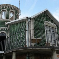 БУТЫЛОЧНЫЙ ДВОРЕЦ