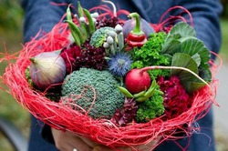 Фрукты и овощи во флористике